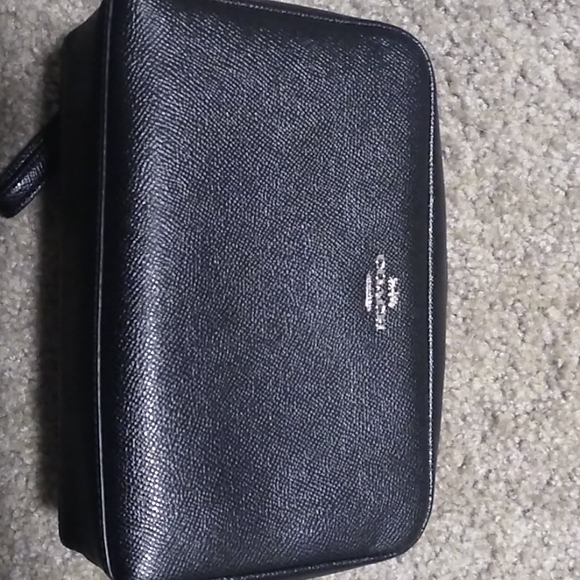 Coach toiletries bag - Picture 1 of 4